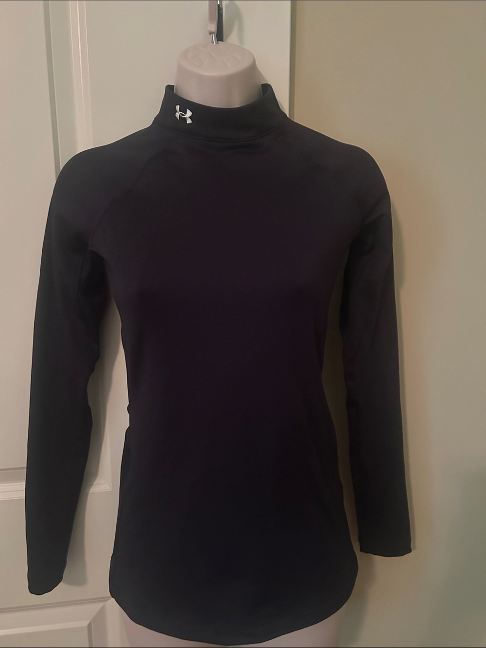 Under Armour Coldgear Black Women’s Long-Sleeve Mock Neck Performance Top